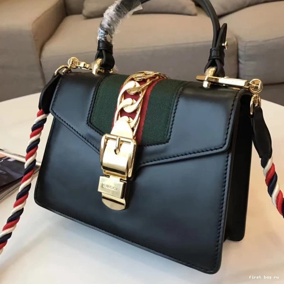 First bag ru Gucci Sylvie 0805